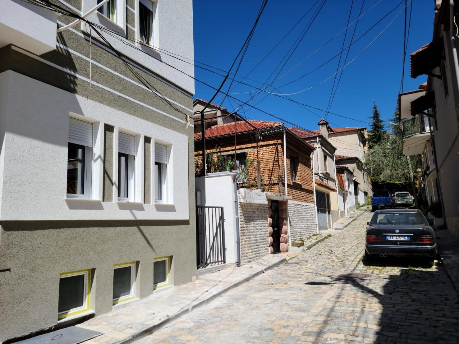 Travelers' Korca Home 外观 照片