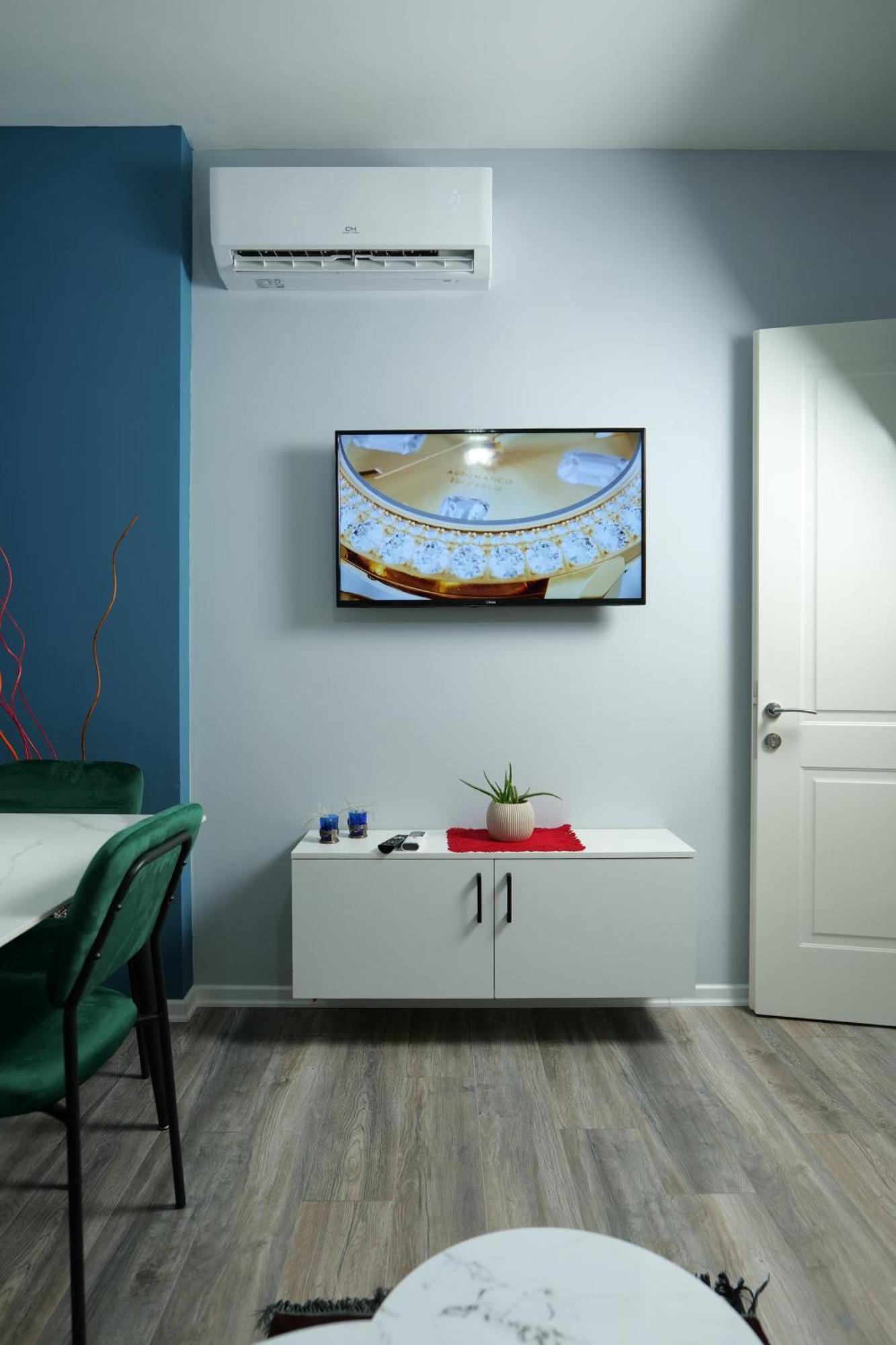 Travelers' Korca Home 外观 照片