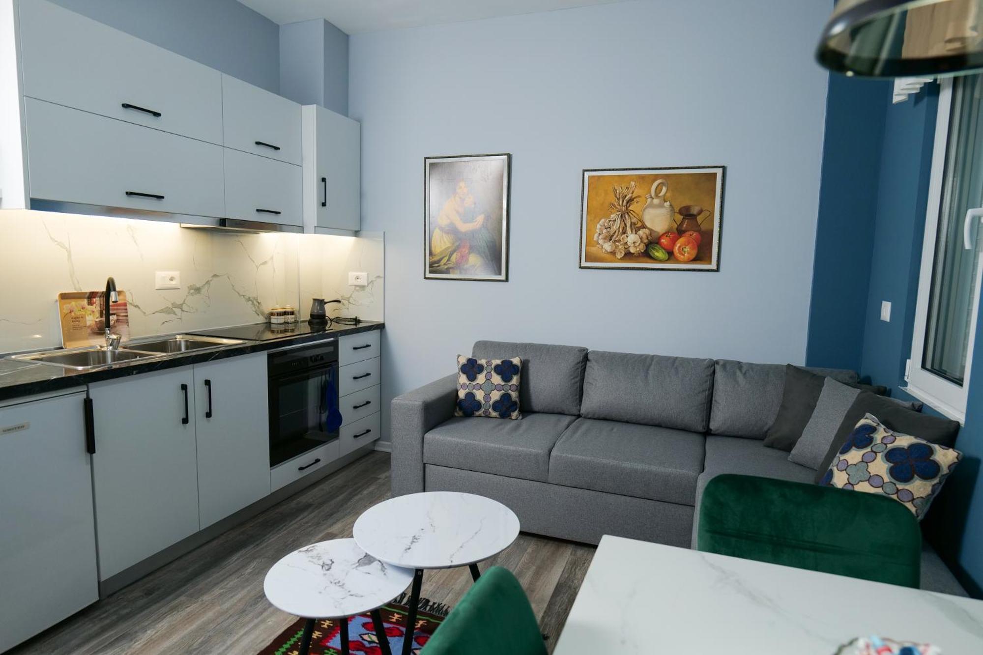 Travelers' Korca Home 外观 照片